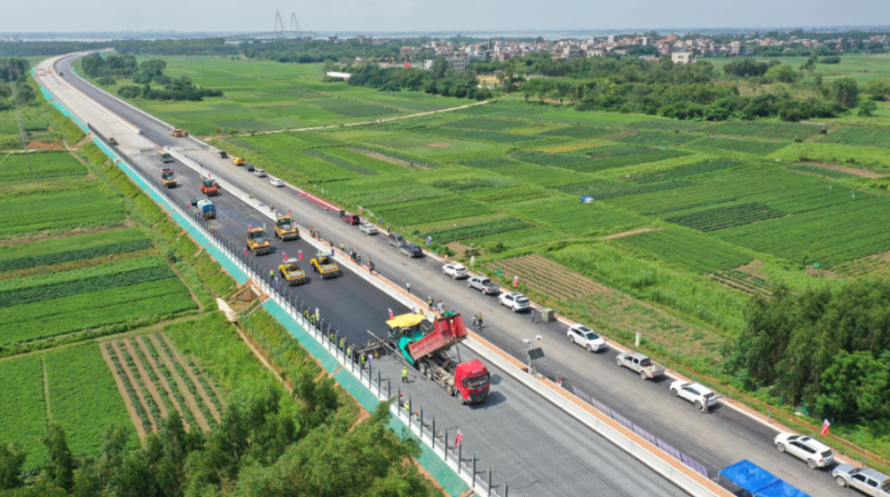 建設(shè)?邁進‖薪火相傳，續(xù)寫奮進篇章